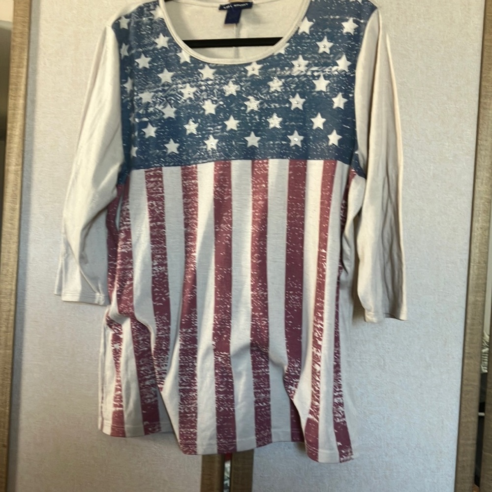 FINAL MARKDOWN SML Sport  3/4 Sleeve Relaxed Tee medium